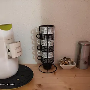4 Personnes + Parking Privé Apartamento