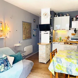 Le Navarre, T2 Familial équipé, En Rez-de-chaussée, Très Bien Situé En Centre De Apartamento